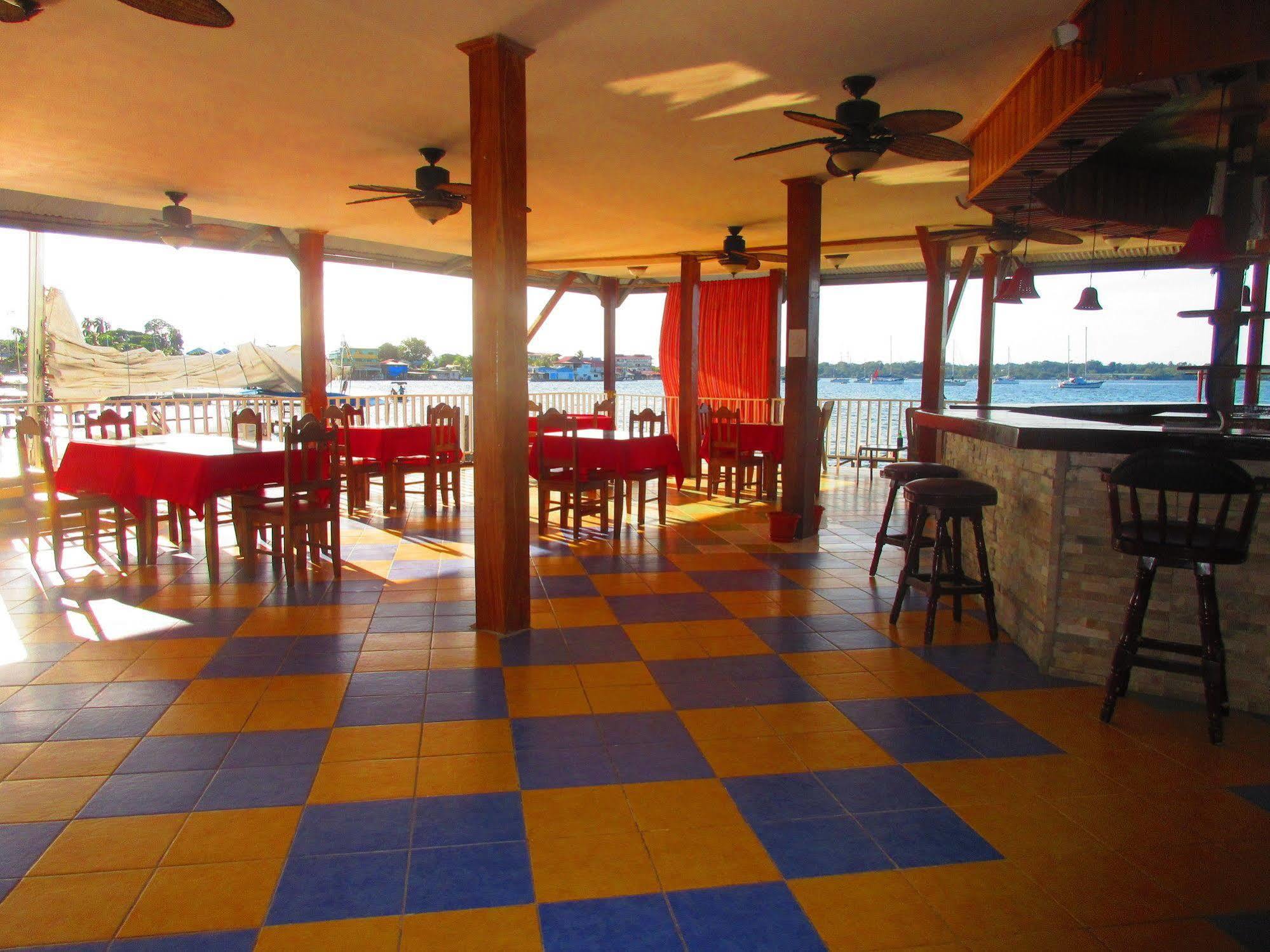 Los Balcones Over The Sea Hotel Bocas del Toro Exterior photo