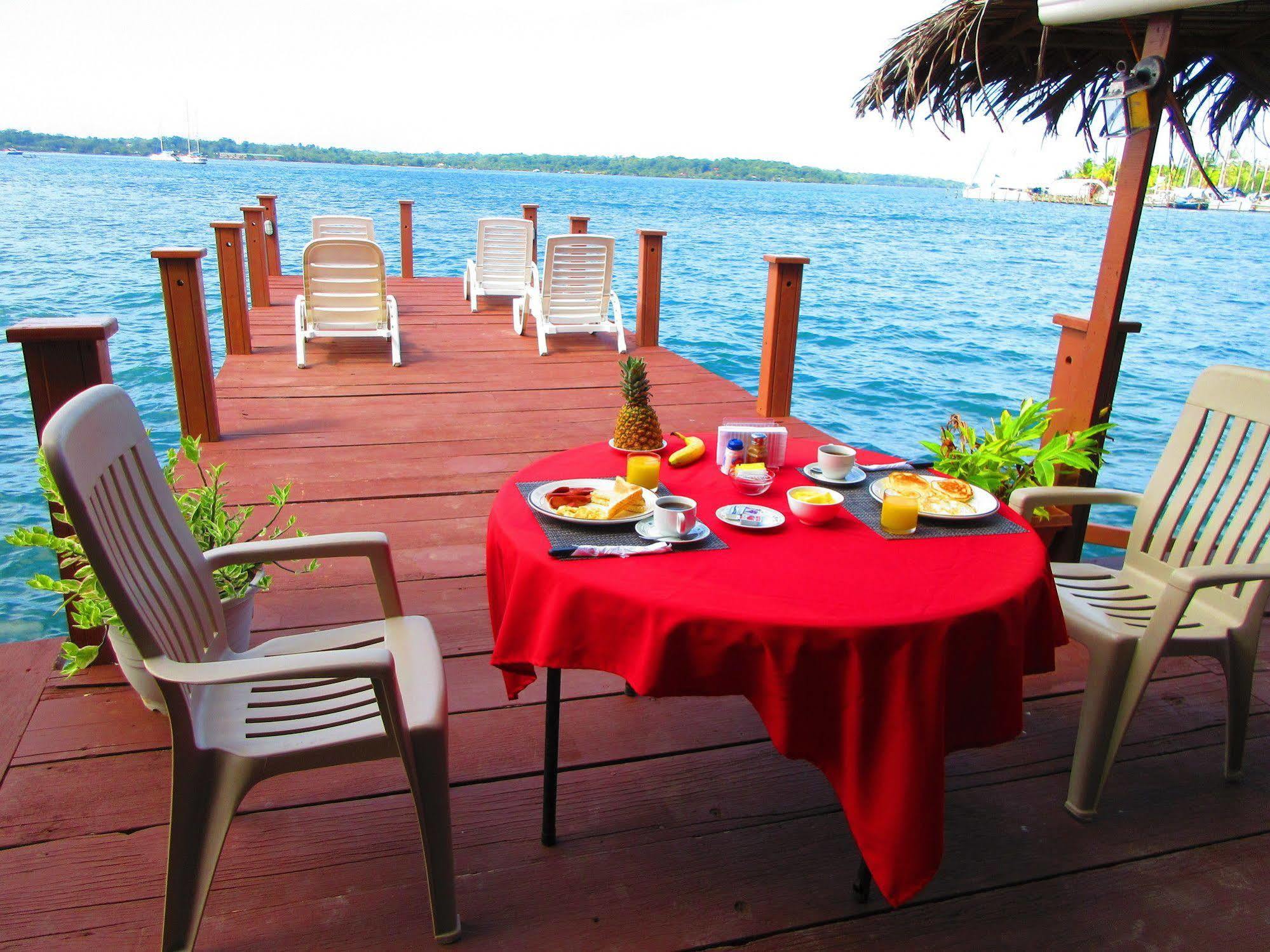 Los Balcones Over The Sea Hotel Bocas del Toro Exterior photo