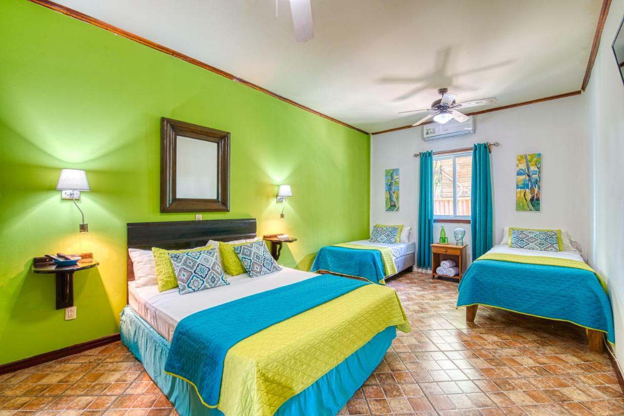 Los Balcones Over The Sea Hotel Bocas del Toro Exterior photo